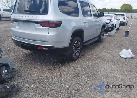 2022 Jeep Wagoneer Series Iii 4X4 from USA, damaged, VIN 1C4SJVDT1NS211596